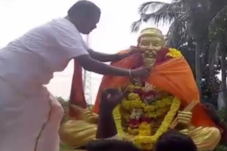 Thiruvalluvar in Saffron, Strong Backlash in Tamil Nadu