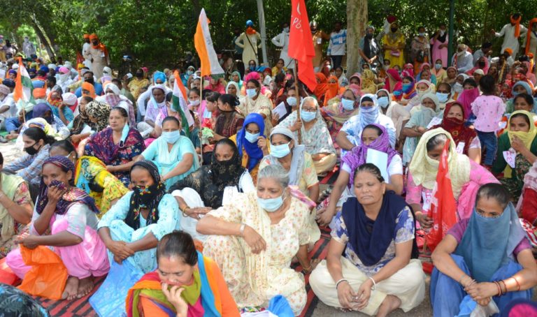Nationwide Protest against Centre’s Anti-Worker Policies; Privatisation of Coal Mining is Anti-National: Two Articles