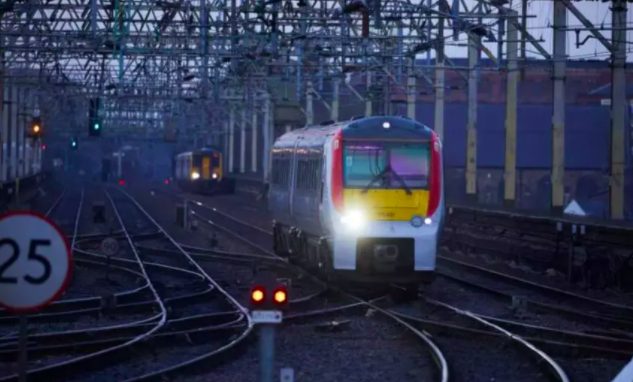UK: Conservatives under Johnson Move to Nationalise Rail