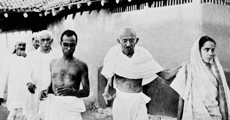 India’s Fate Hangs on Whether We Pick Exclusionary Hindutva or Gandhi’s Pluralism