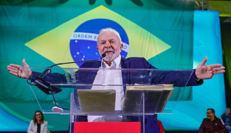 Lula Launches Presidential Pre-candidacy