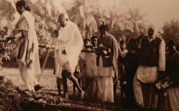 RSS and Gandhi: Sangh Parivar’s Belated Attempts to Appropriate National Heroes in Quest for Legitimacy