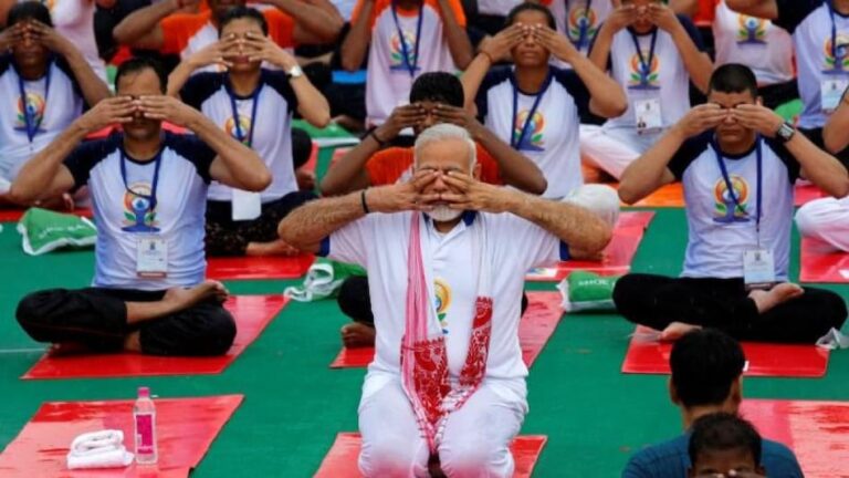 Bound to No Rules, Modi’s Yoga Day Maintains Its Lawless Asana