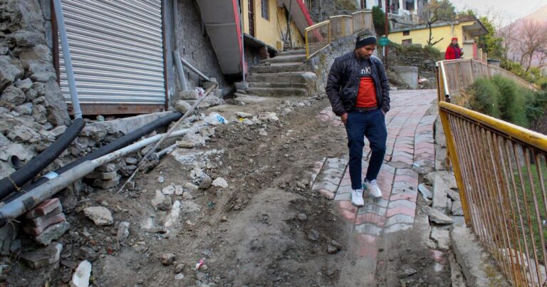 Uttarakhand Towns Continue to Sink – 2 Articles