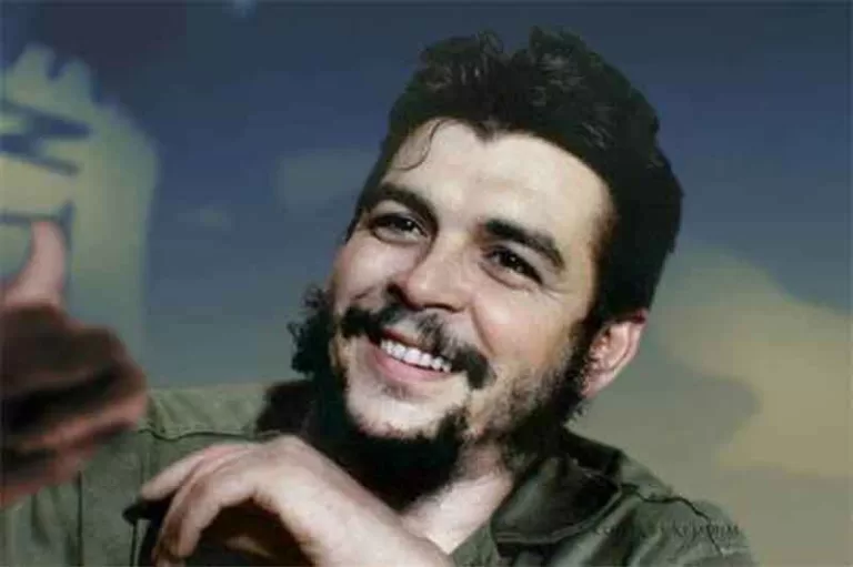 Pioneers for Communism: Strive to Be Like Che