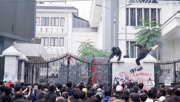 Activists Warn of the Growing Militarisation of the Indonesian Government Under General Prawobo