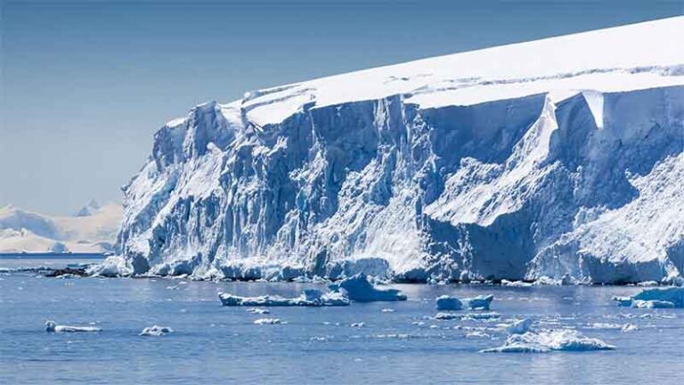 Antarctica on Alert; Global Floods Beckon Noah; Ocean Overheating – 3 Articles