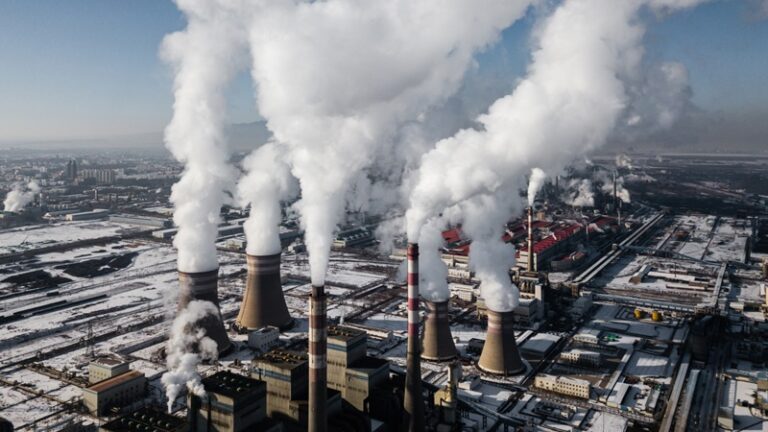 China Breaks the Link Between Economic Development and Greenhouse Gas Emissions