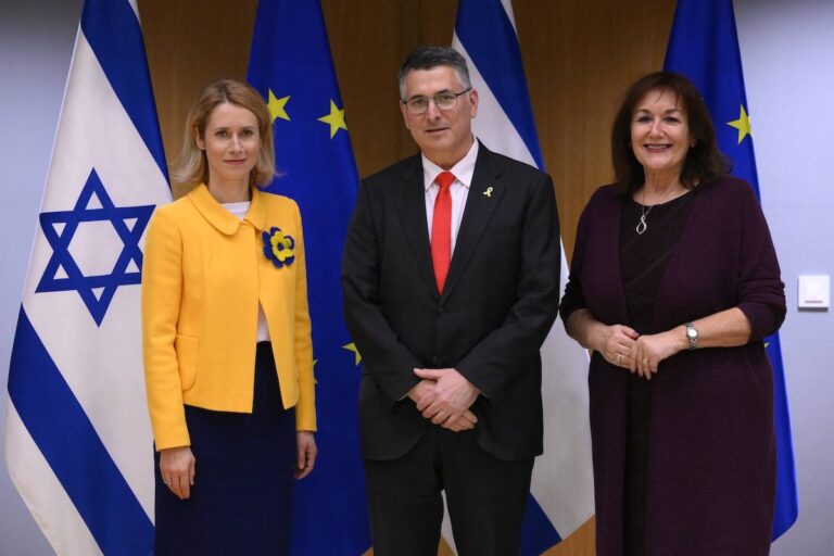 Europe Begins to Break with the US-Israel Axis – 2 Articles
