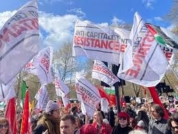 Together March Against the Far Right Breaks Records – 2 Articles